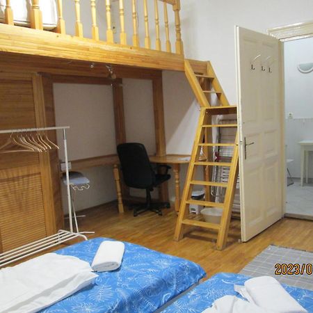 Lavender Apartment Near Heroes' Square & Puskas Stadium บูดาเปสต์ ภายนอก รูปภาพ